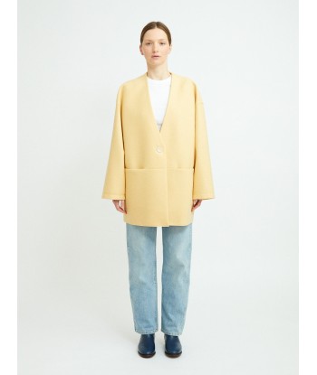 VESTE DROPPED SHOULD CUSTARD brillant des détails fins