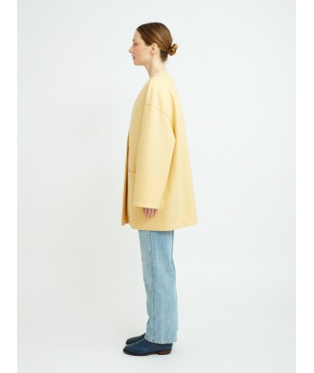 VESTE DROPPED SHOULD CUSTARD brillant des détails fins