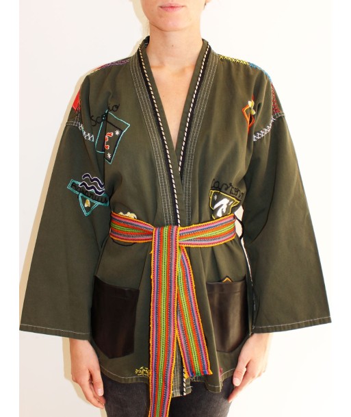 KIMONO ASTRO BRODÉ d'Europe débarque